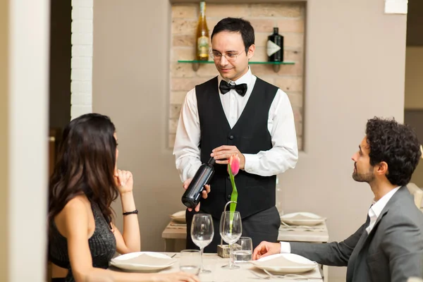 CAMARERO DE RESTAURANTES